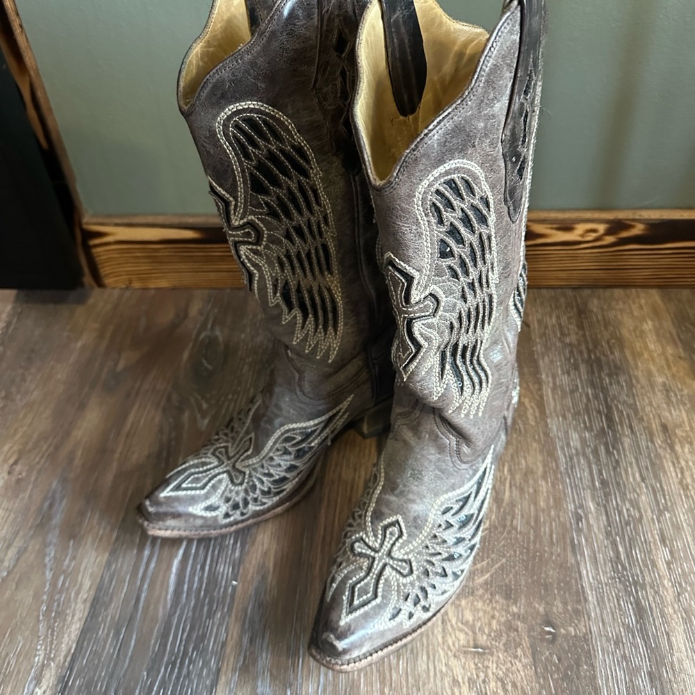 Corral boots